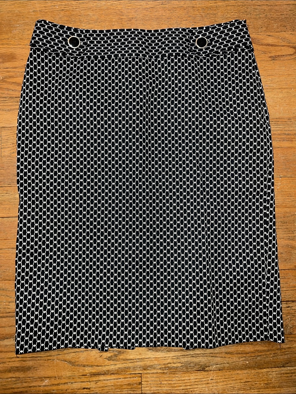 Rafaella Geometric honeycomb pencil skirt black & ivory hardware accent sz 8